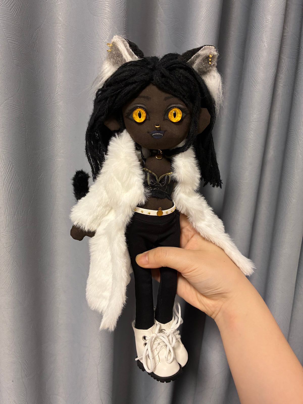 A custom doll balance^ ^